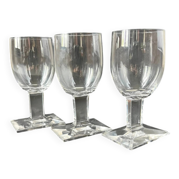 Set of 3 Art Deco crystal stemmed glasses - Bevelled rectangular base from the 1930s.