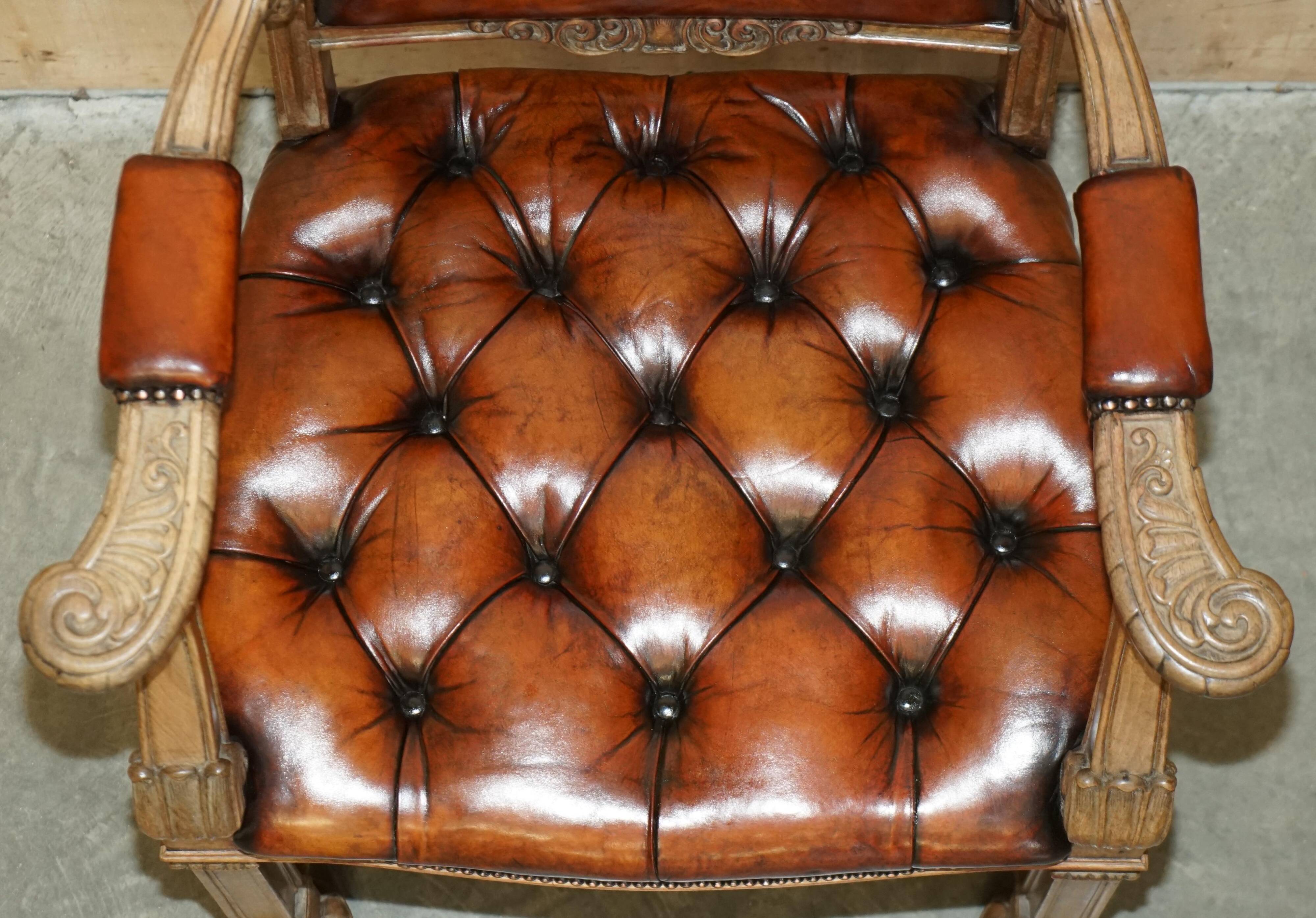 Fauteuil Chesterfield ancien restauré William IV en cuir