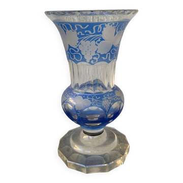 vase bleu en cristal  forme medici