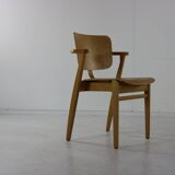 Finnish design arm chair by Ilmari Tapiovaara for Artek
