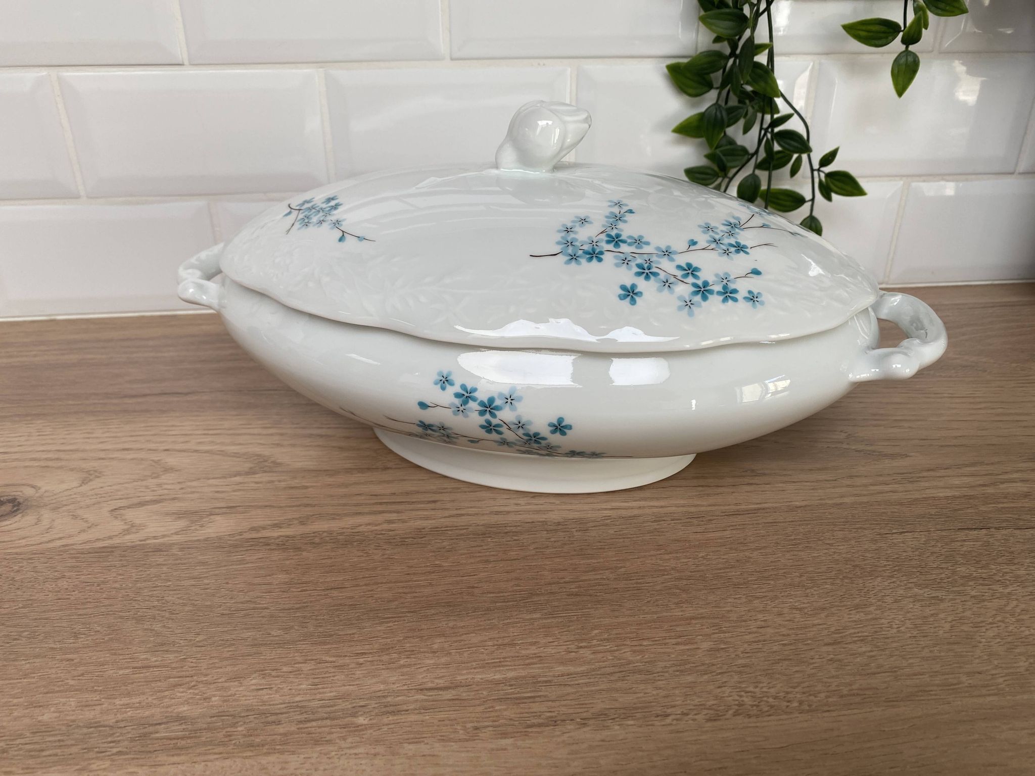 SFP Berry porcelain soup tureen