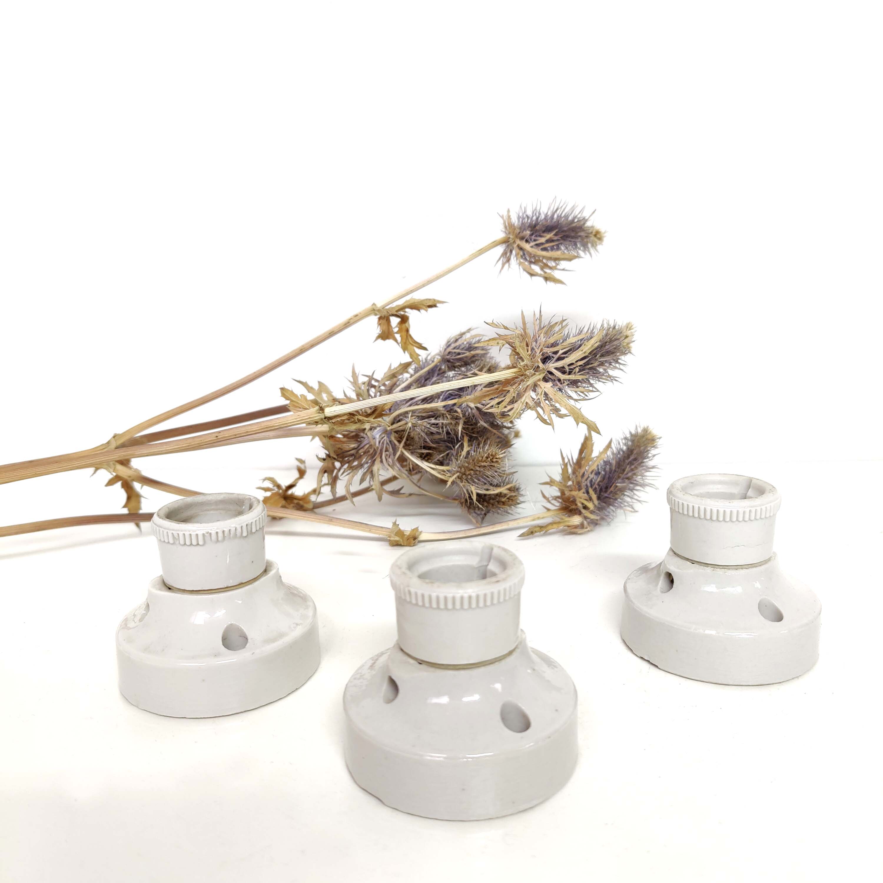 Set of 3 white porcelain sconces