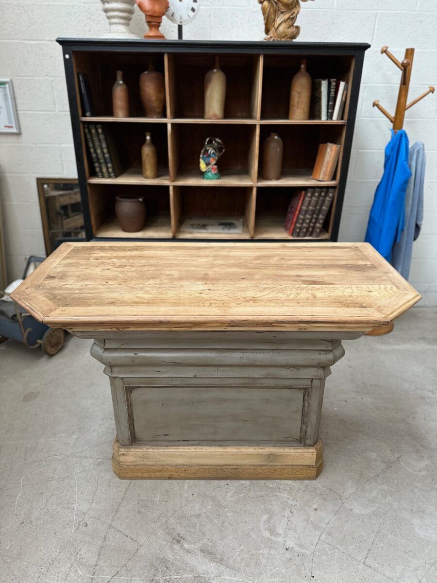 Oak bar counter