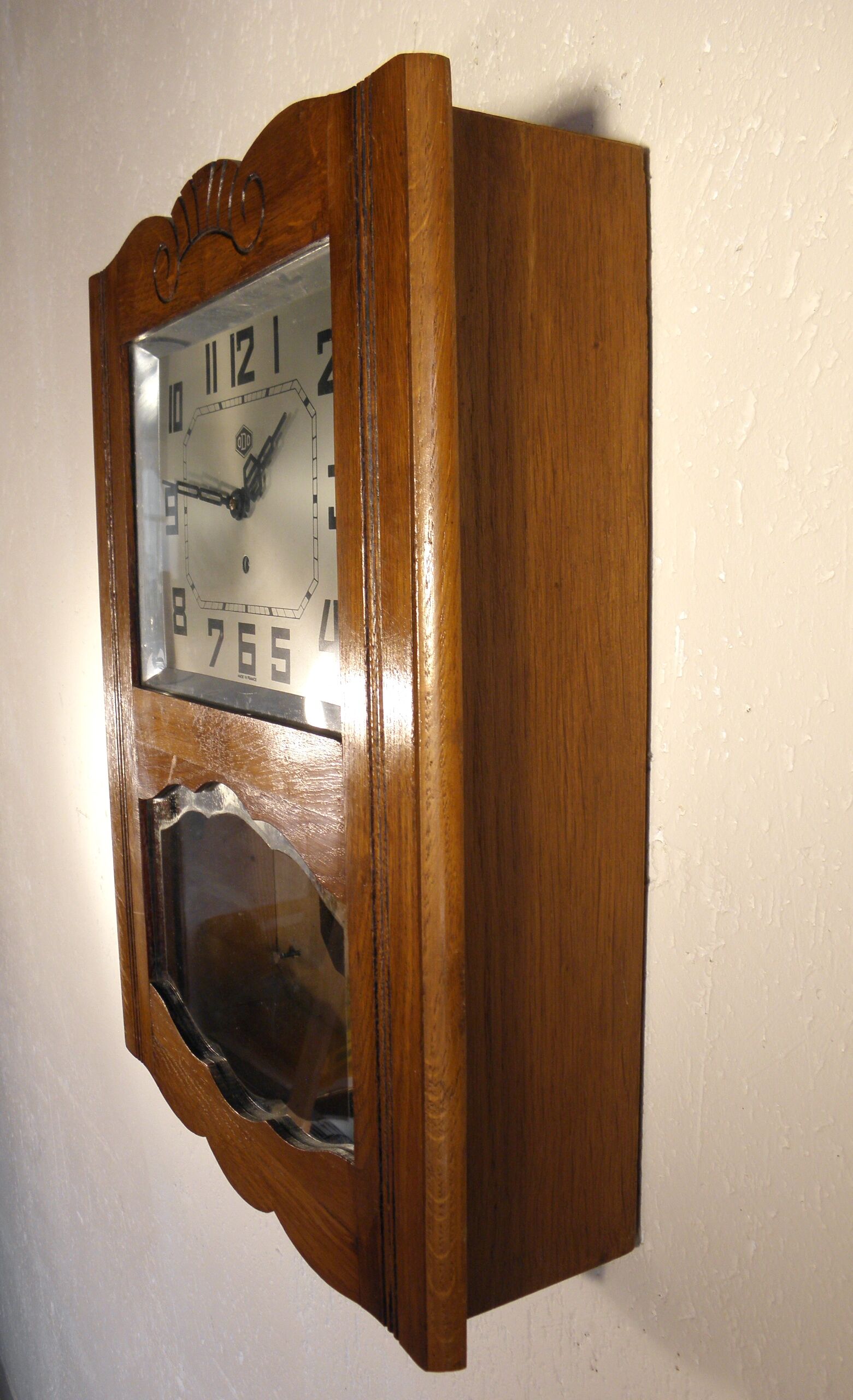 Wall clock 50s