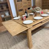 Table with integrated extensions