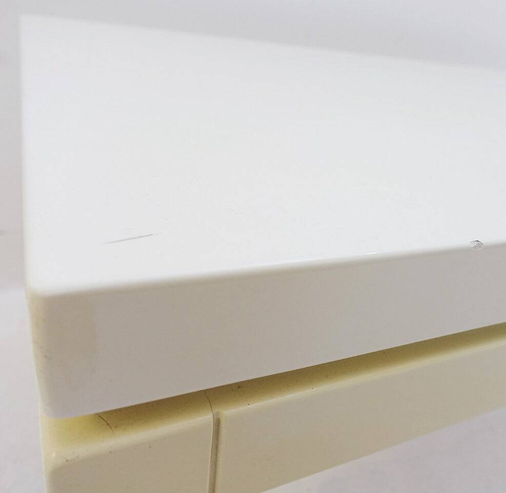 Pair of Cream White Lacquered end/side tables - 1980s