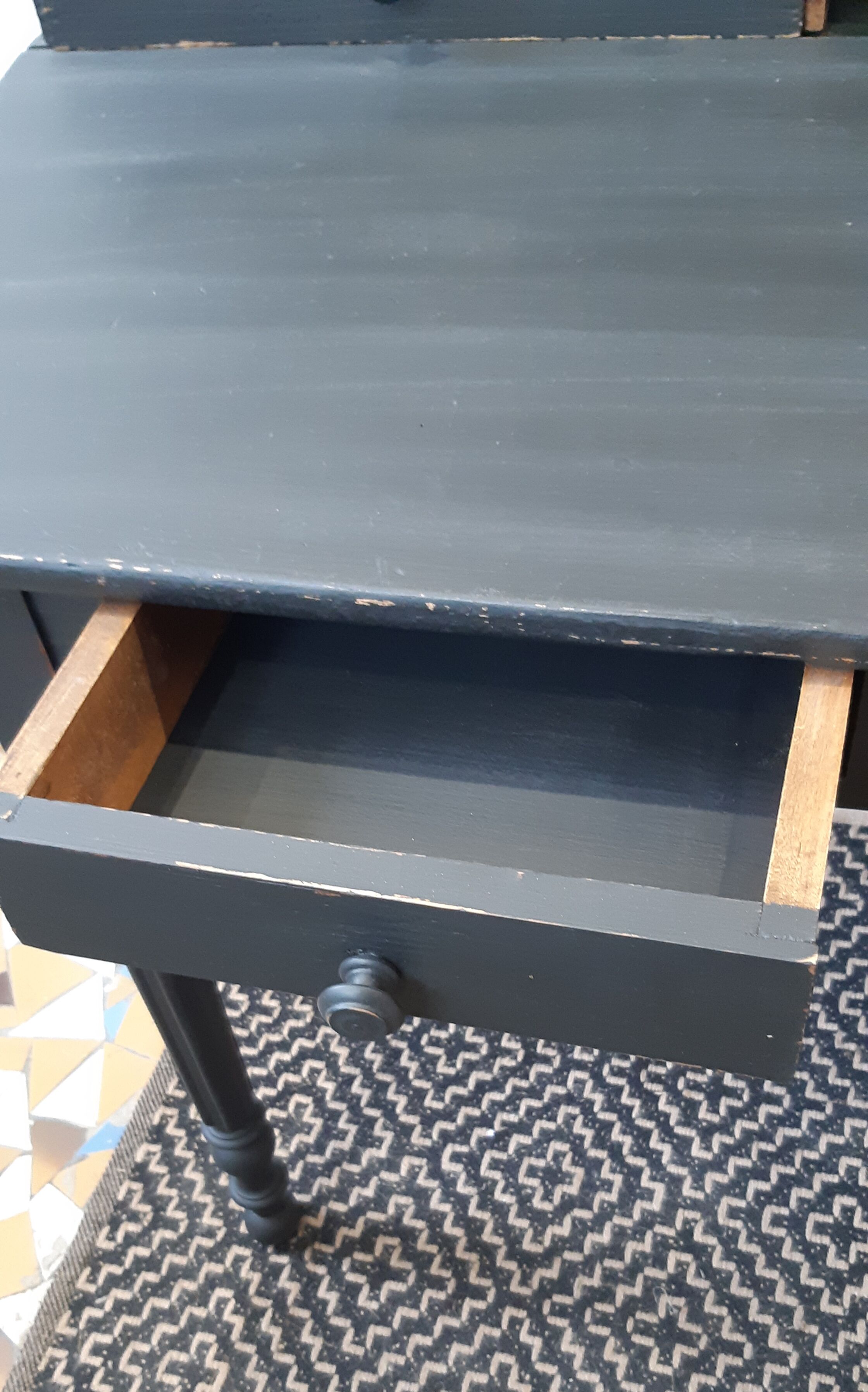 Black & wood desk