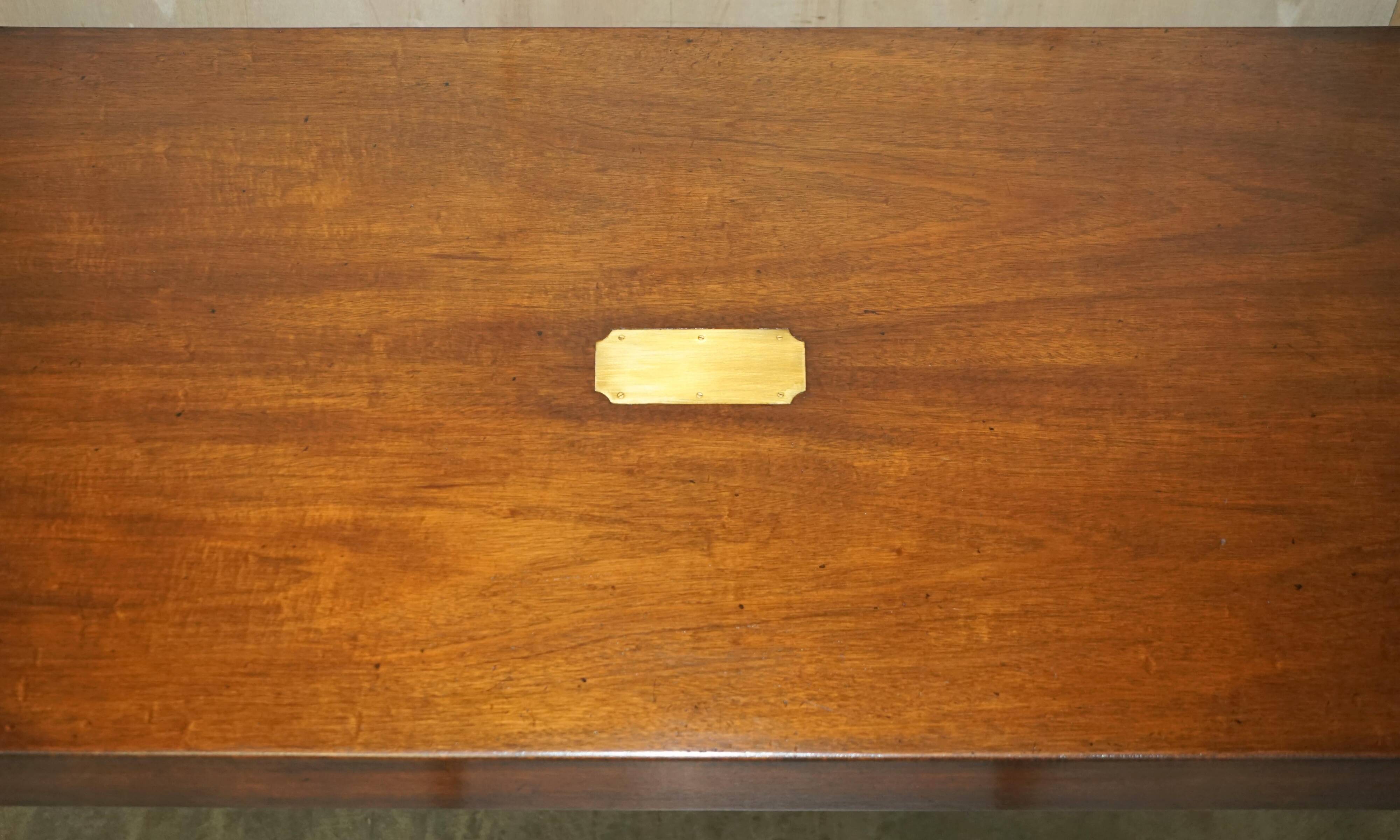 Bureau de campagne militaire Kennedy Harrods en bois dur