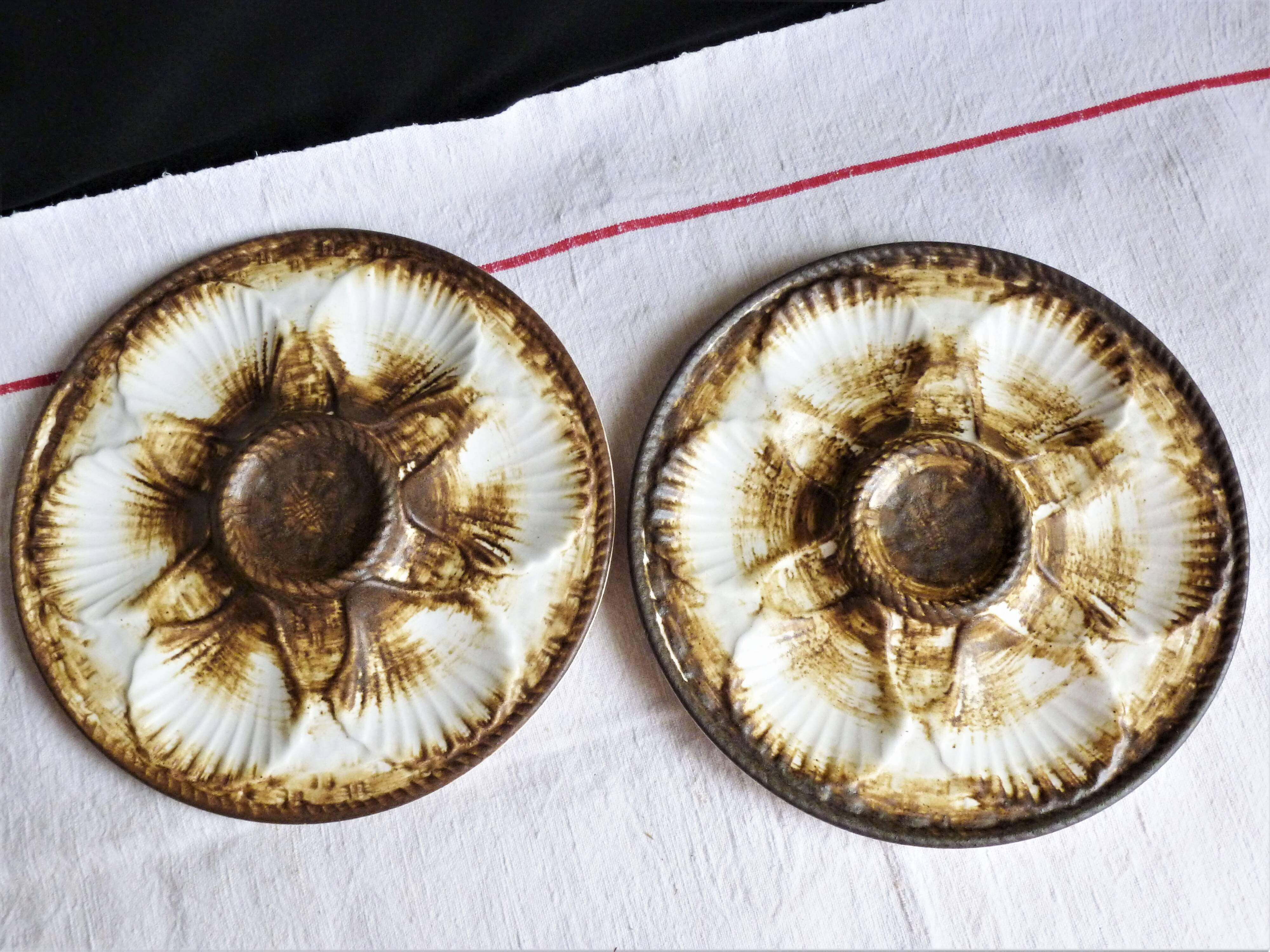 Set of 2 Longchamp oyster plates, vintage shell plates.