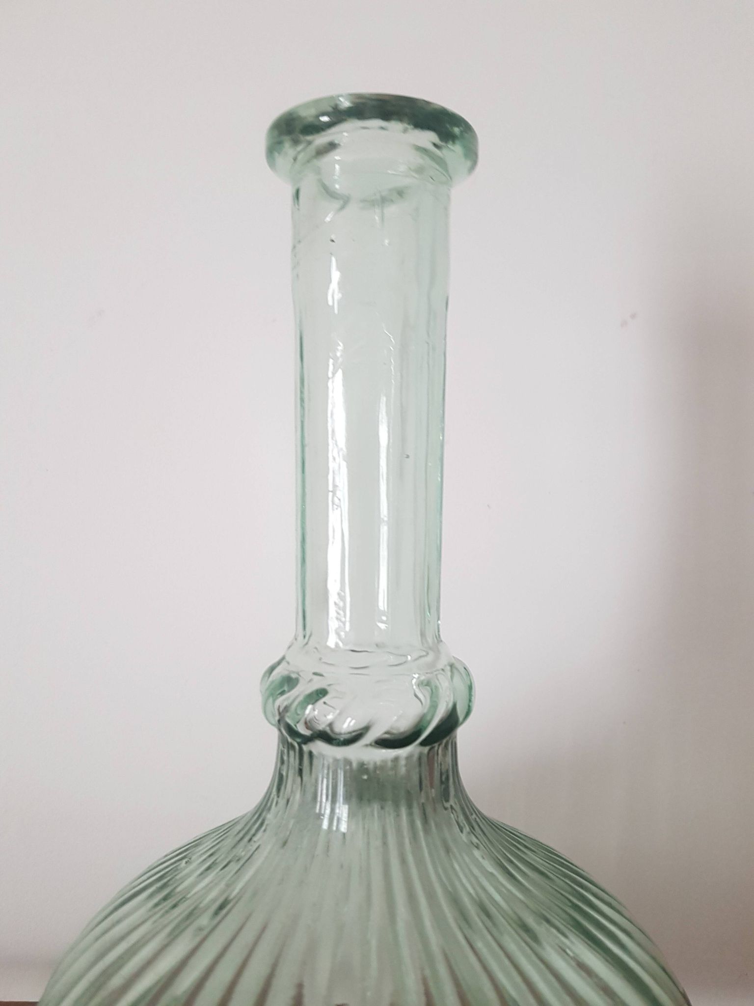 Carafe en verre soufflé