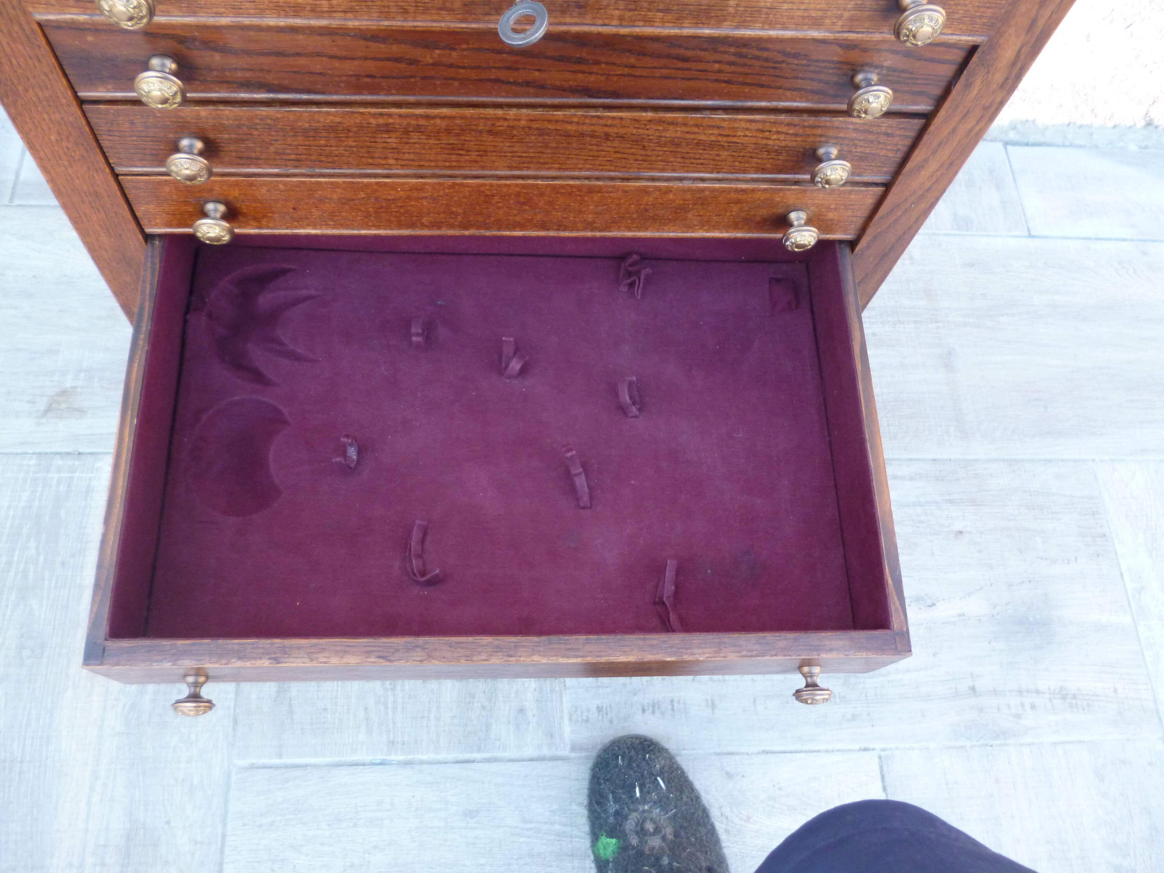 Silver dresser for Christofle cutlery set