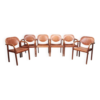 According to Tatra Pravenec: Set of 6 modular armchairs, 20th century