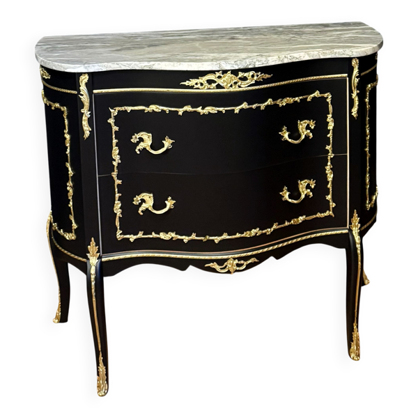 Commode galbée style Louis XV — Beyit