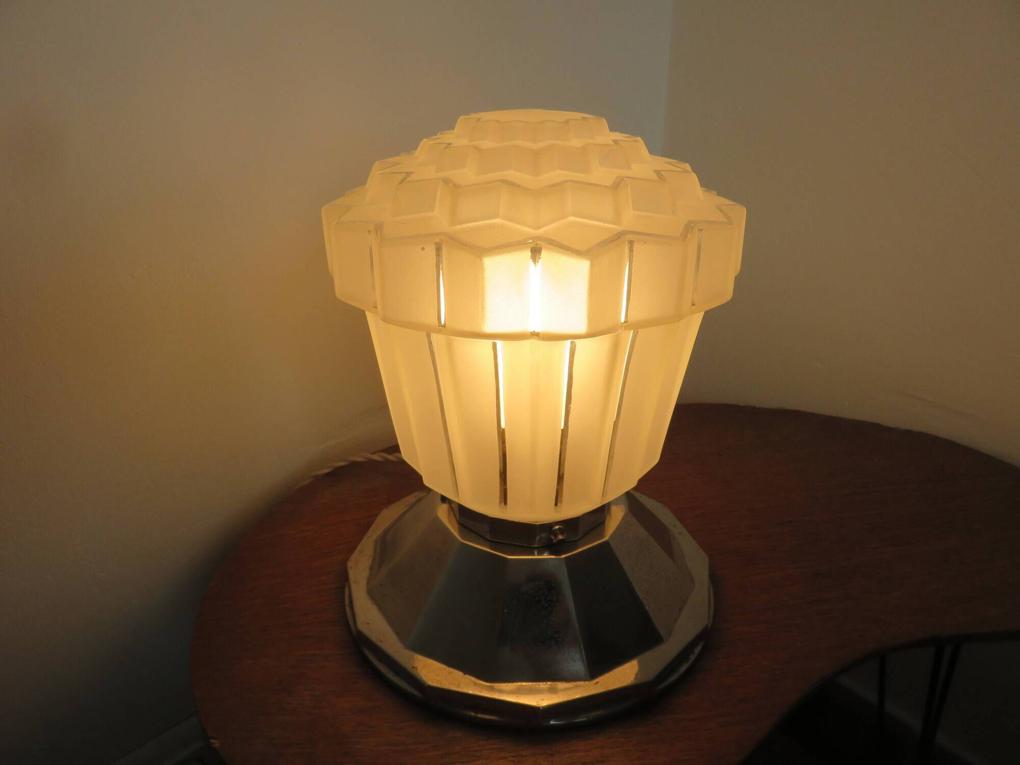 Art deco "skyscraper" lamp in nickel-plated brass and glass 1920s 30s