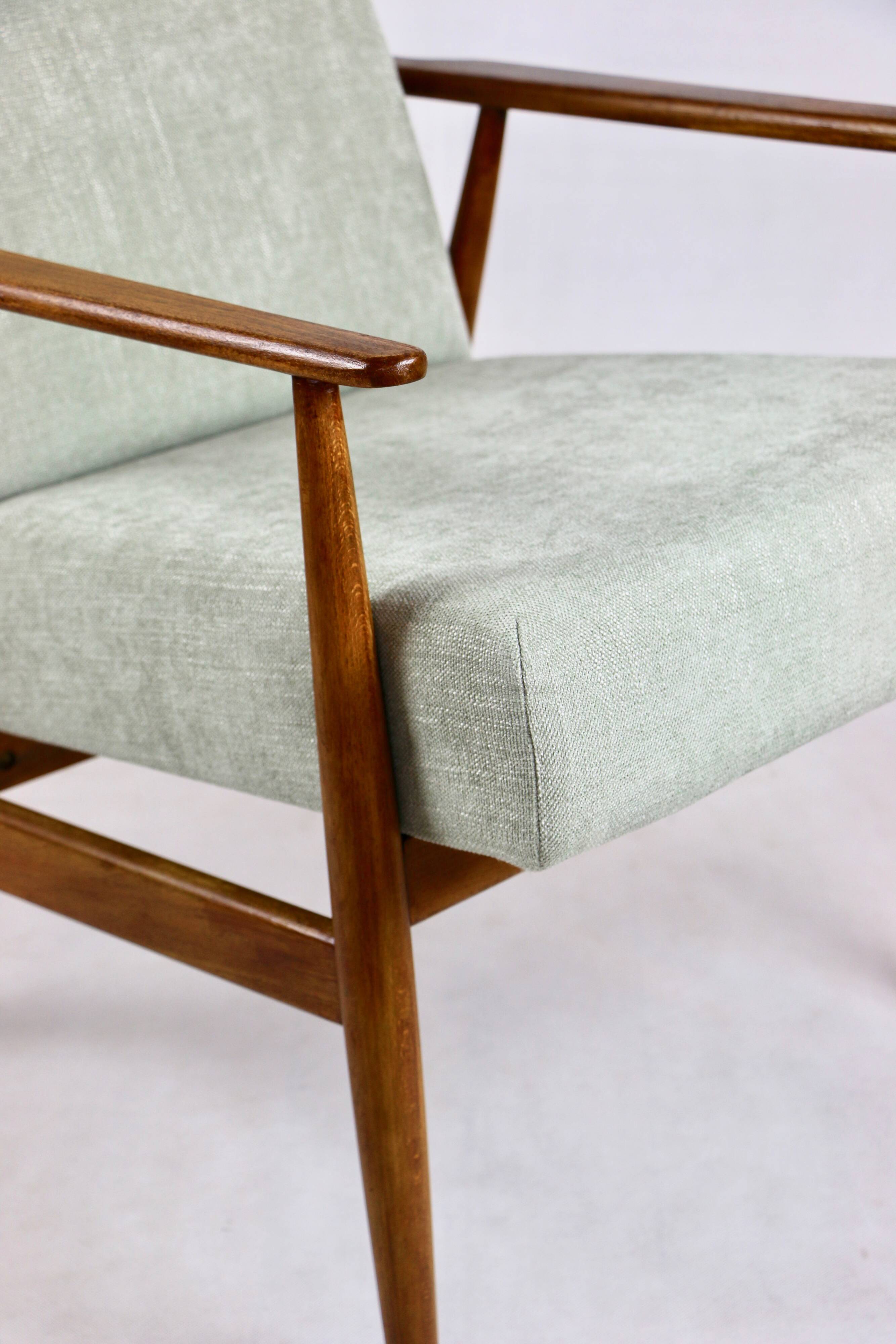 Fauteuil 'Lis', années 1970, vert clair, design Henryk Lis - bois naturel