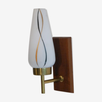 Scandinavian vintage wall sconce in teak and opaline