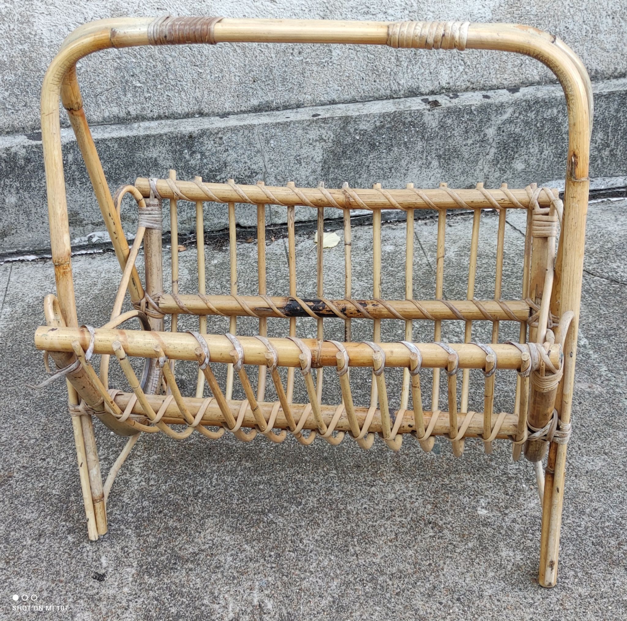 Vintage rattan magazine door
