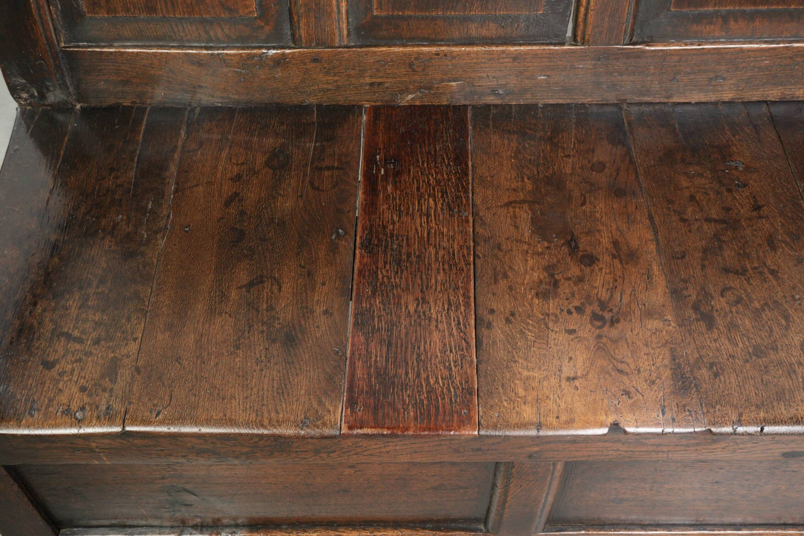 Antique English wooden bench / hall bench from the early 18th century