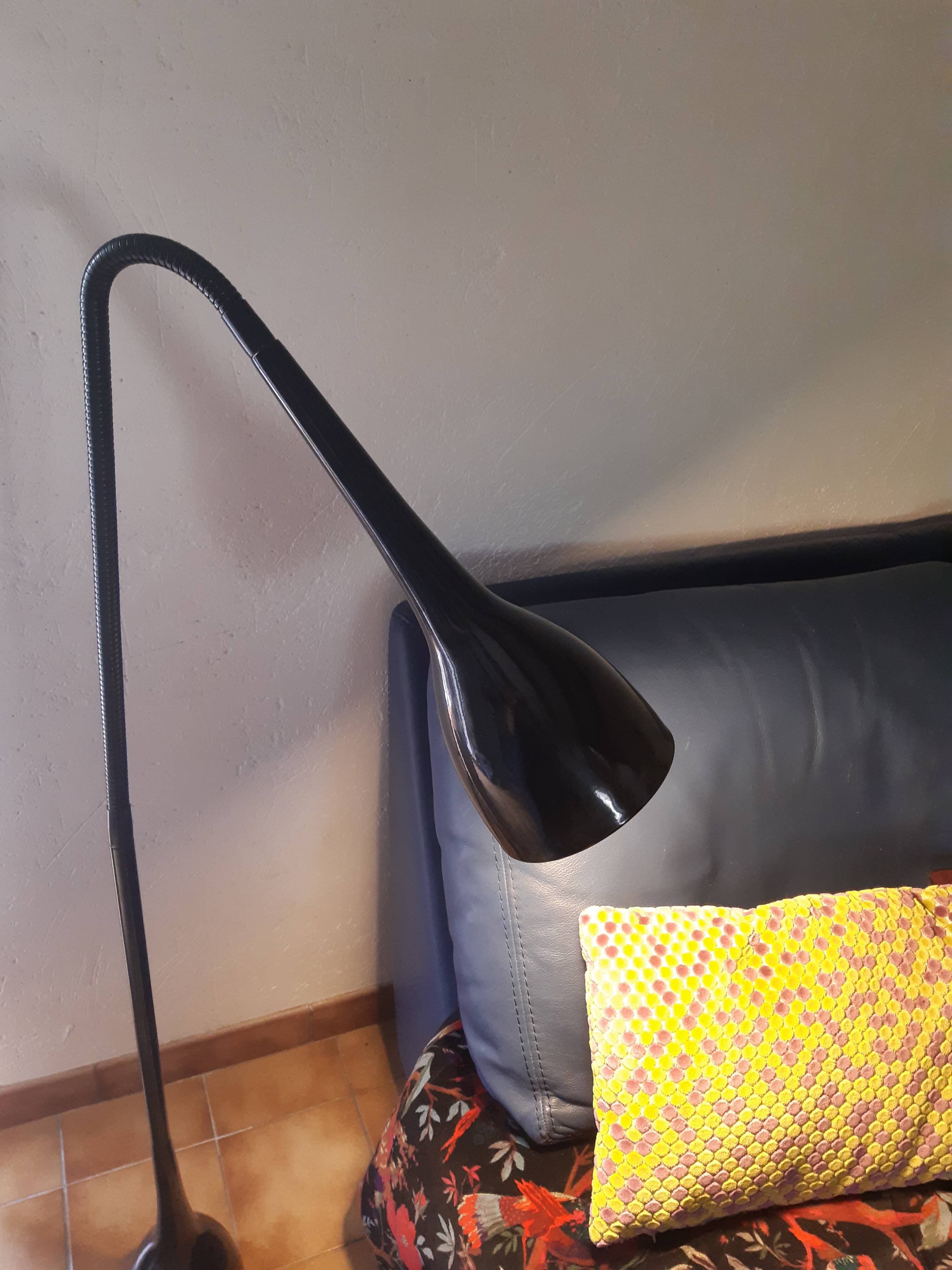 Flexible diabolo black lamp