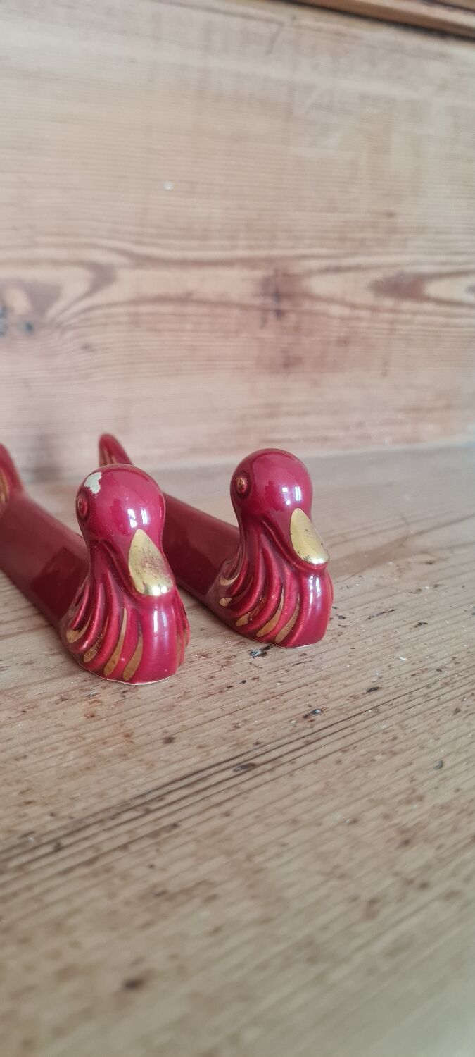 Ceramic knife holder