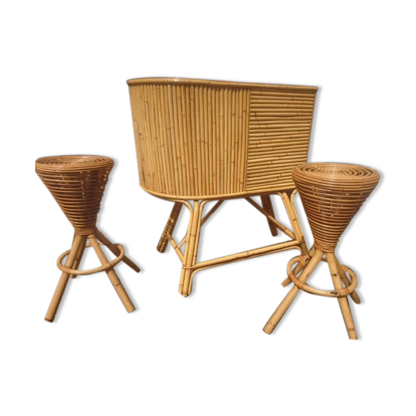 Rattan bar and stools