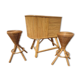 Bar en rotin et tabourets