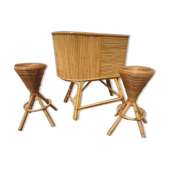 Bar en rotin et tabourets