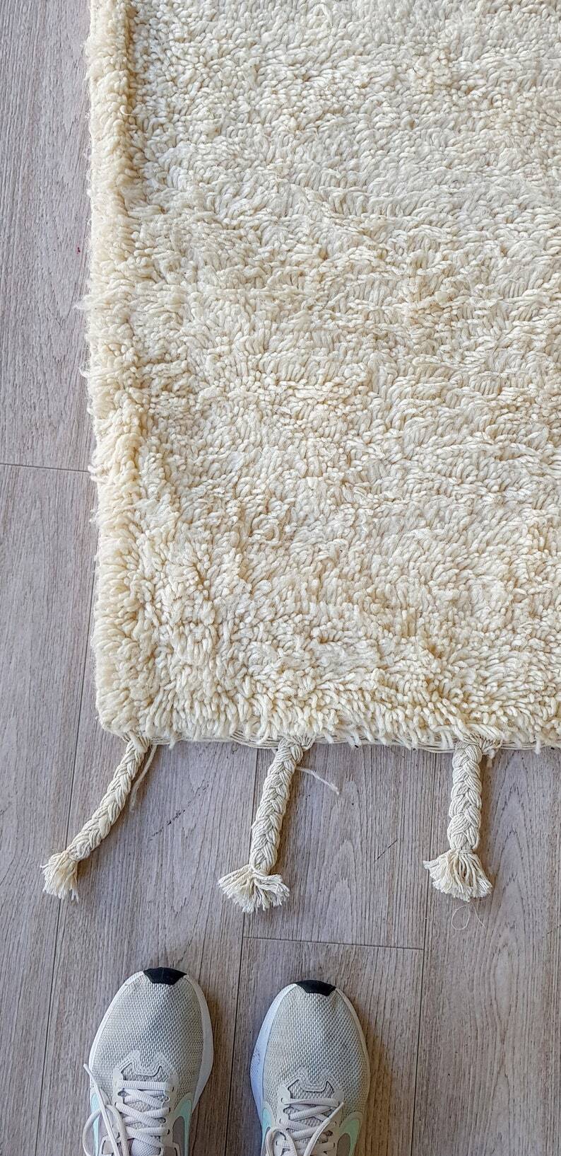 Traditional handmade Berber rug 250cmx150cm
