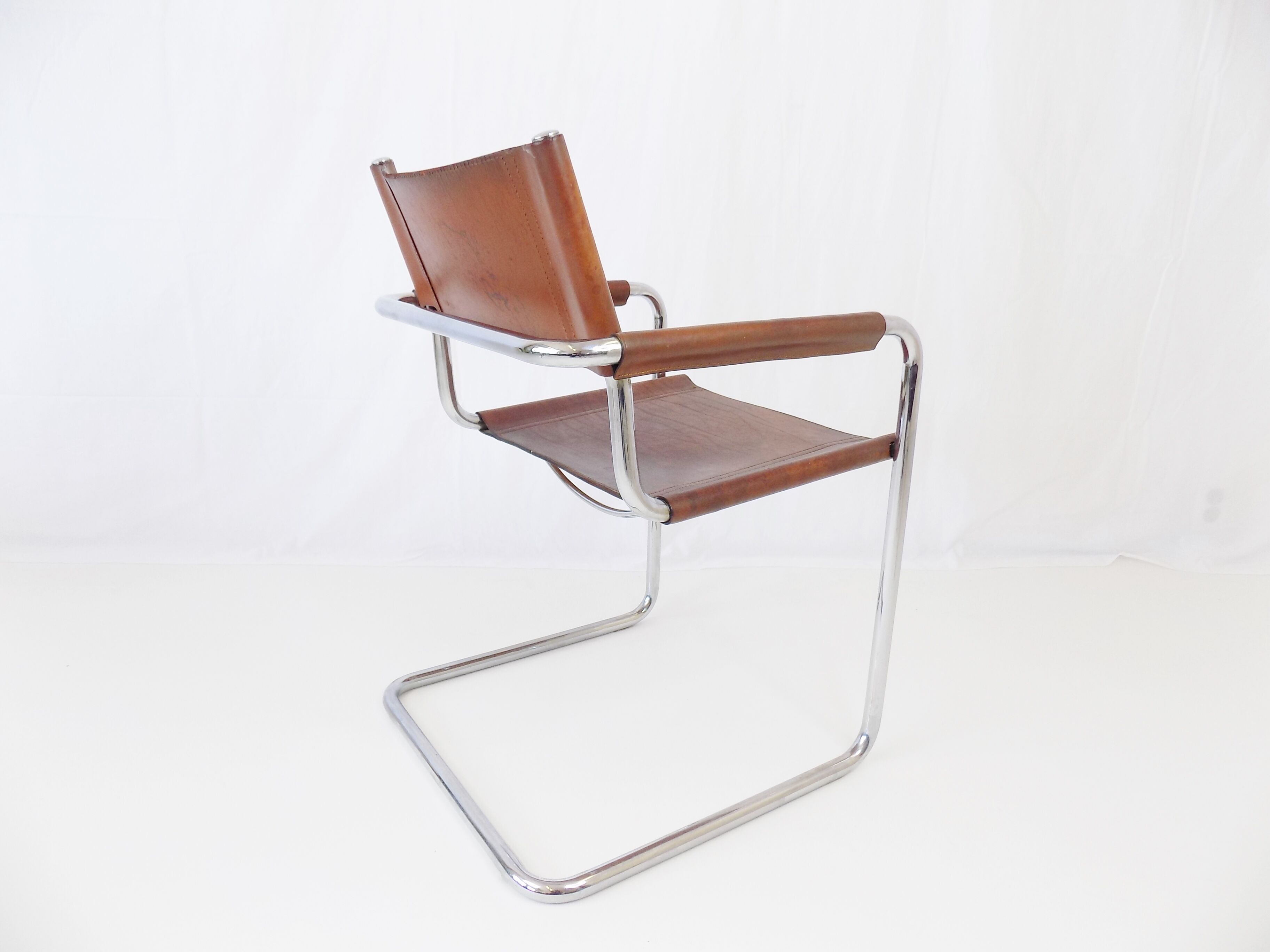 Matteo Grassi MG5 set of 4 leather cantilever chairs