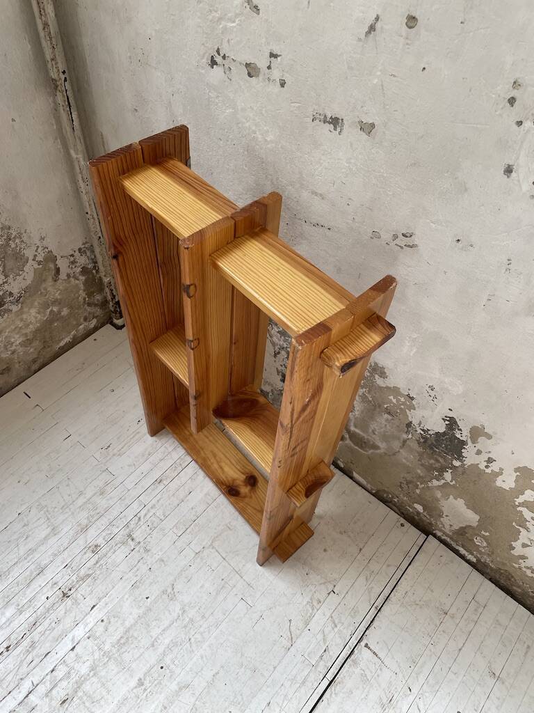 Trio d'étagères constructivistes en pin style Regain