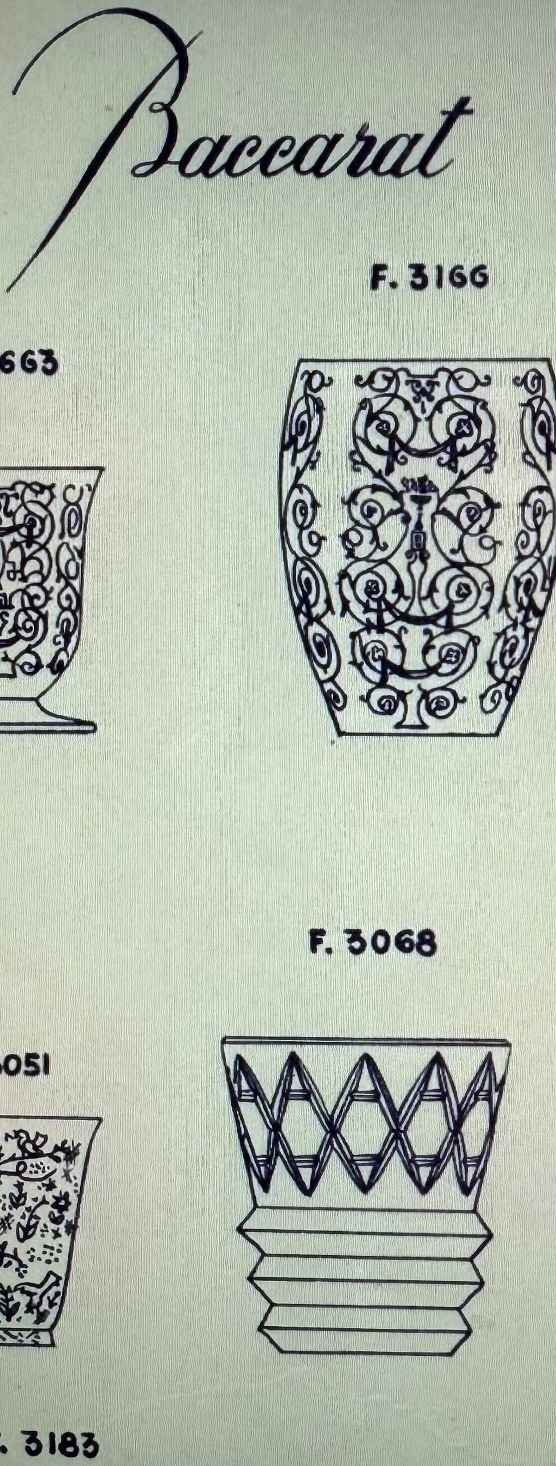 Baccarat vase shape 3068 - Art deco