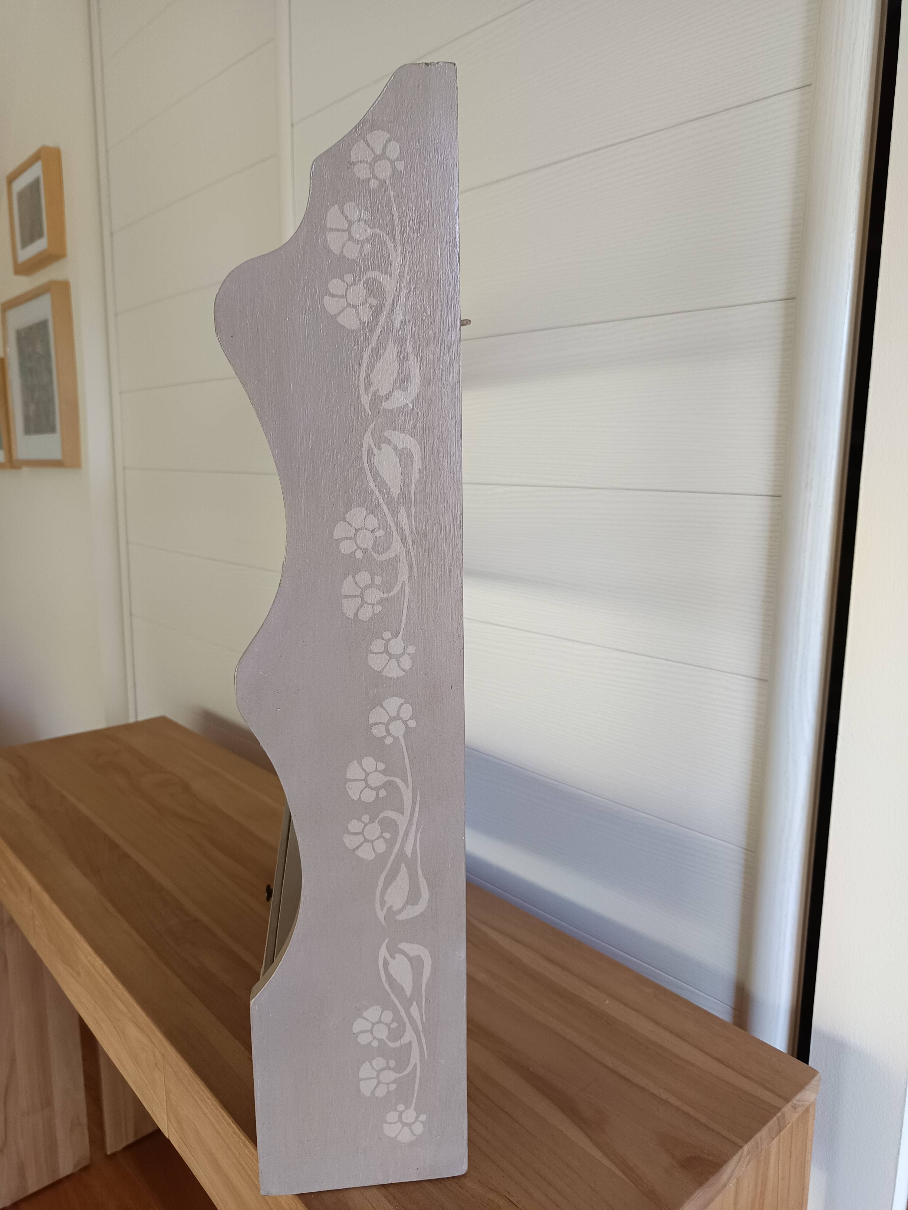 Etagère murale relooquée
