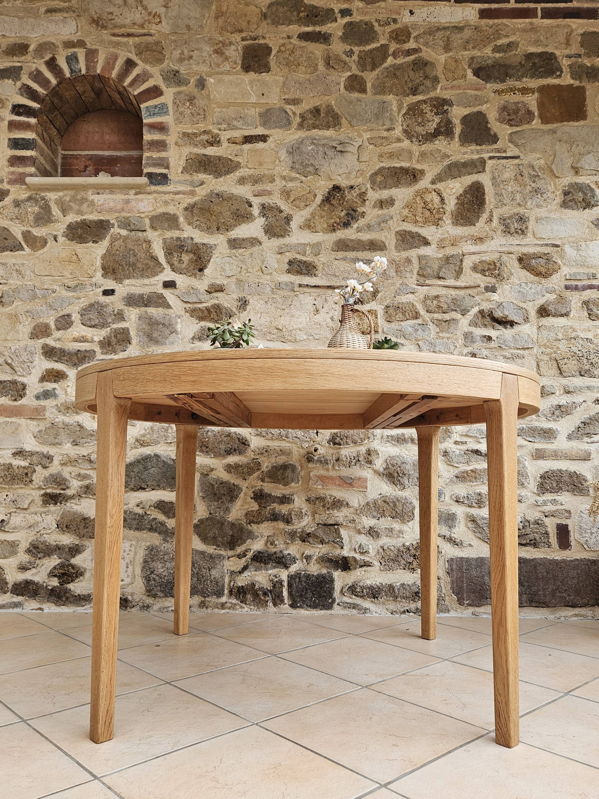 Round table