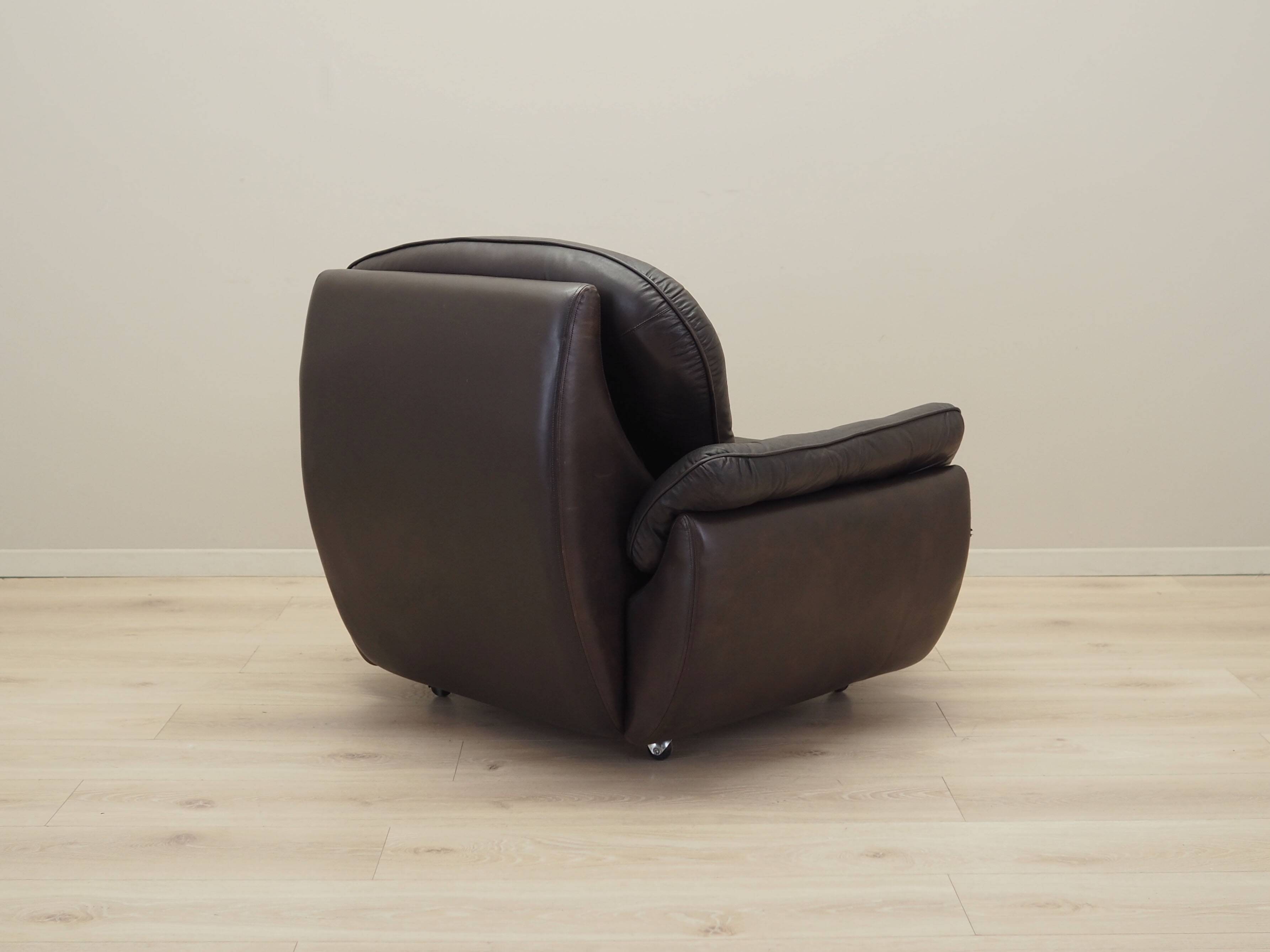 Armchair with castors, Italian design, 1970s, production: Italy
