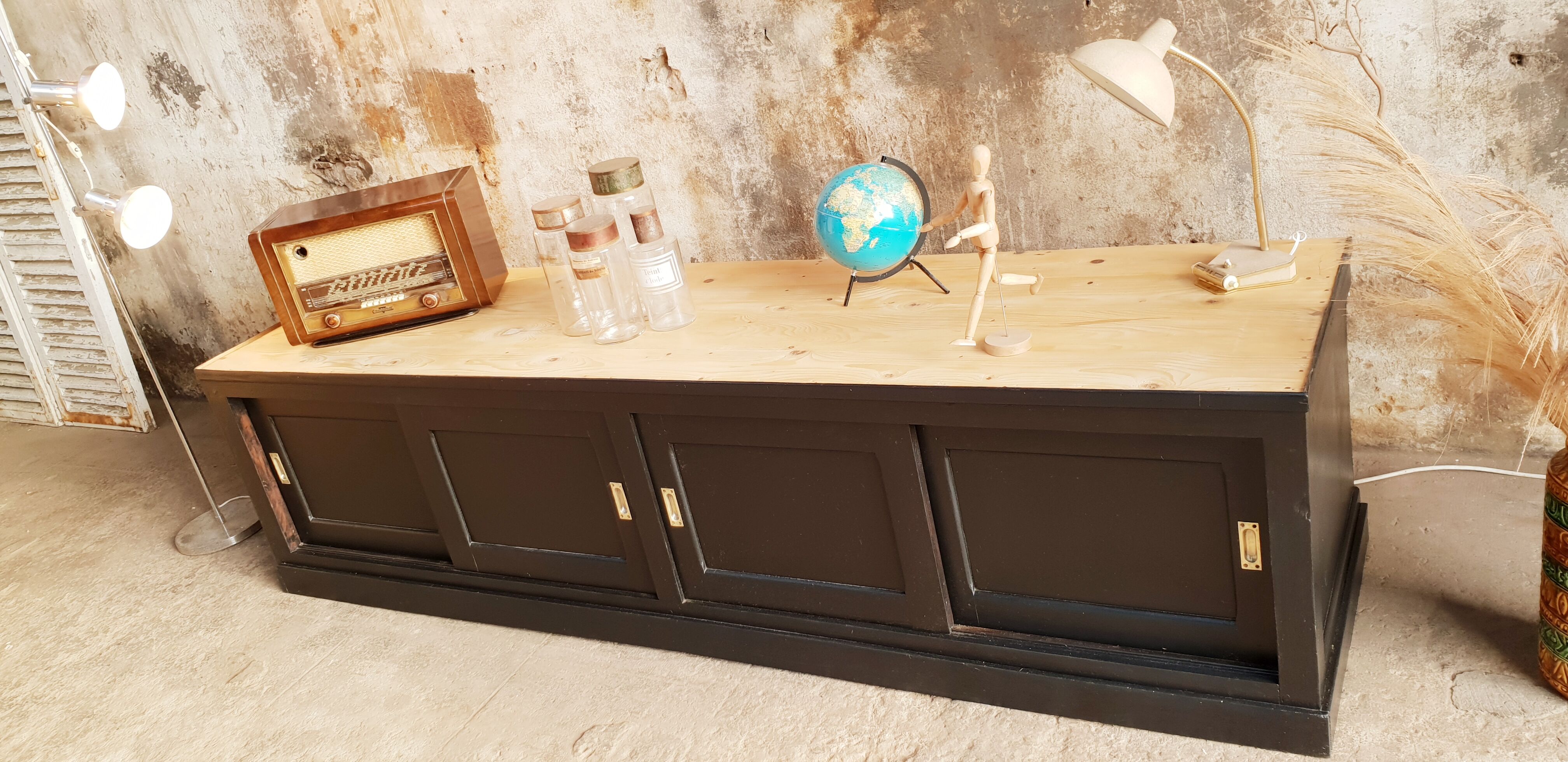 Trade furniture