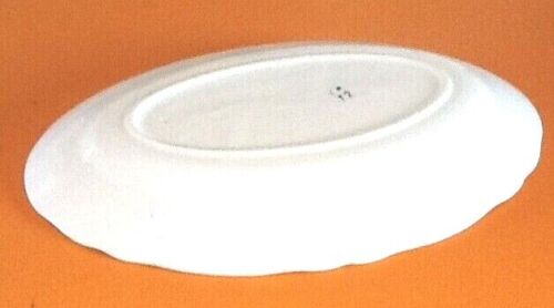 Serving tray oval and multi-lobed yellow/white earthenware