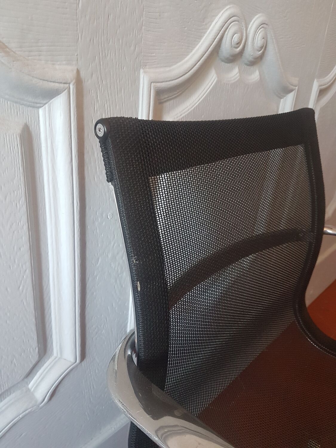 Una Chair armchair in black mesh published by ICF