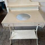 Structure of an old dressing table