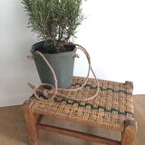 Small bench straw braided