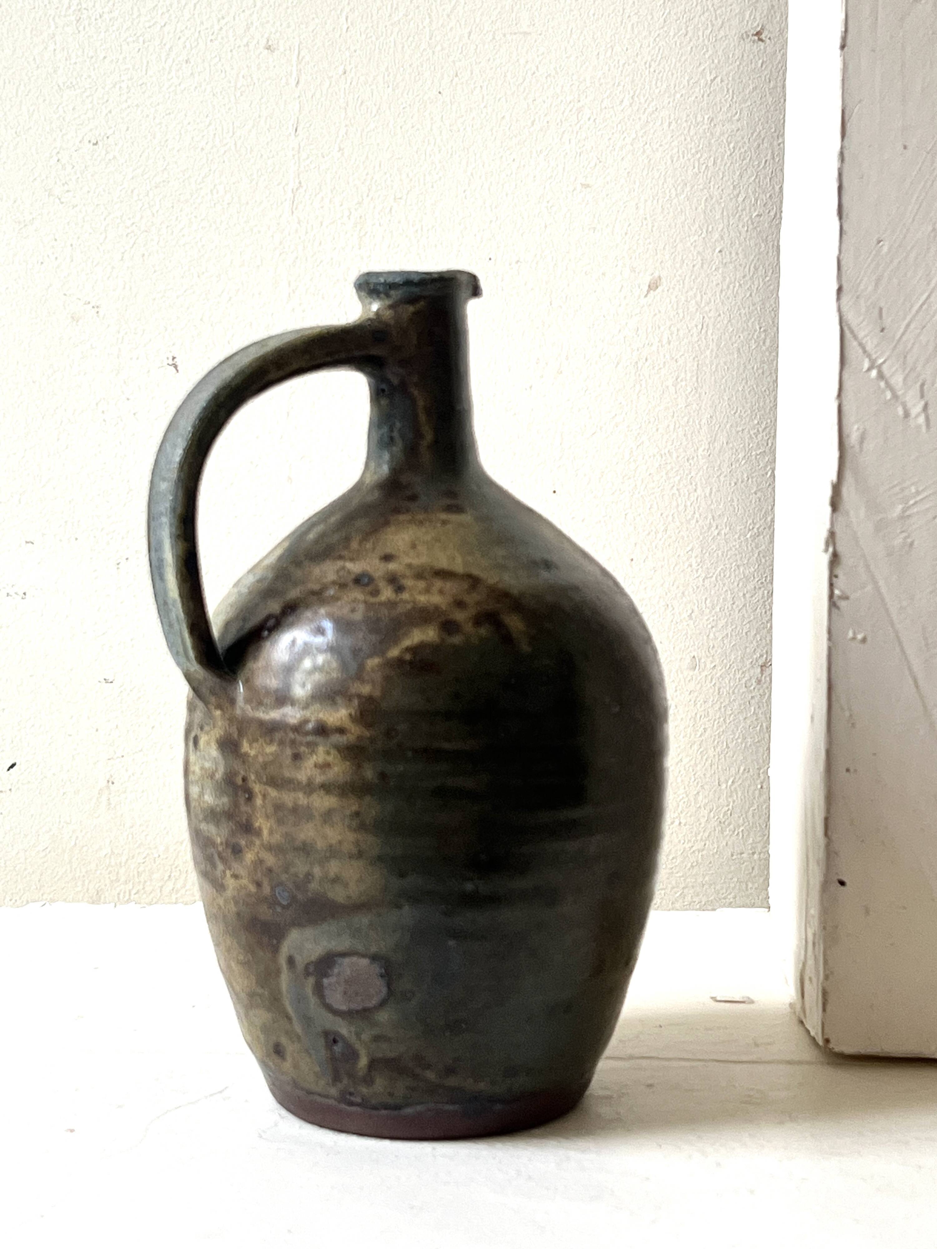 Carafe en grès pyrité, La borne France 1950