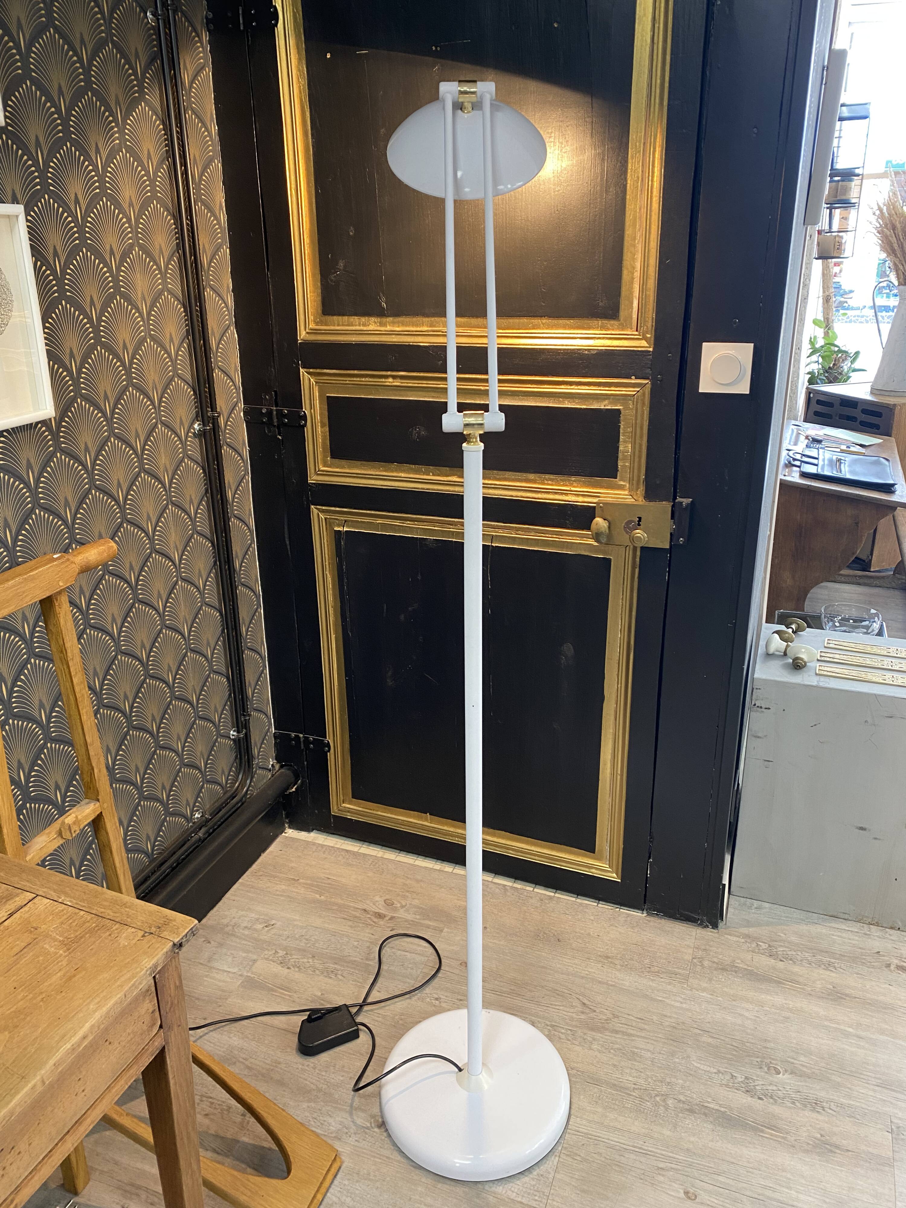 Ilmo vintage white lacquered metal halogen floor lamp, Italy, 1970s