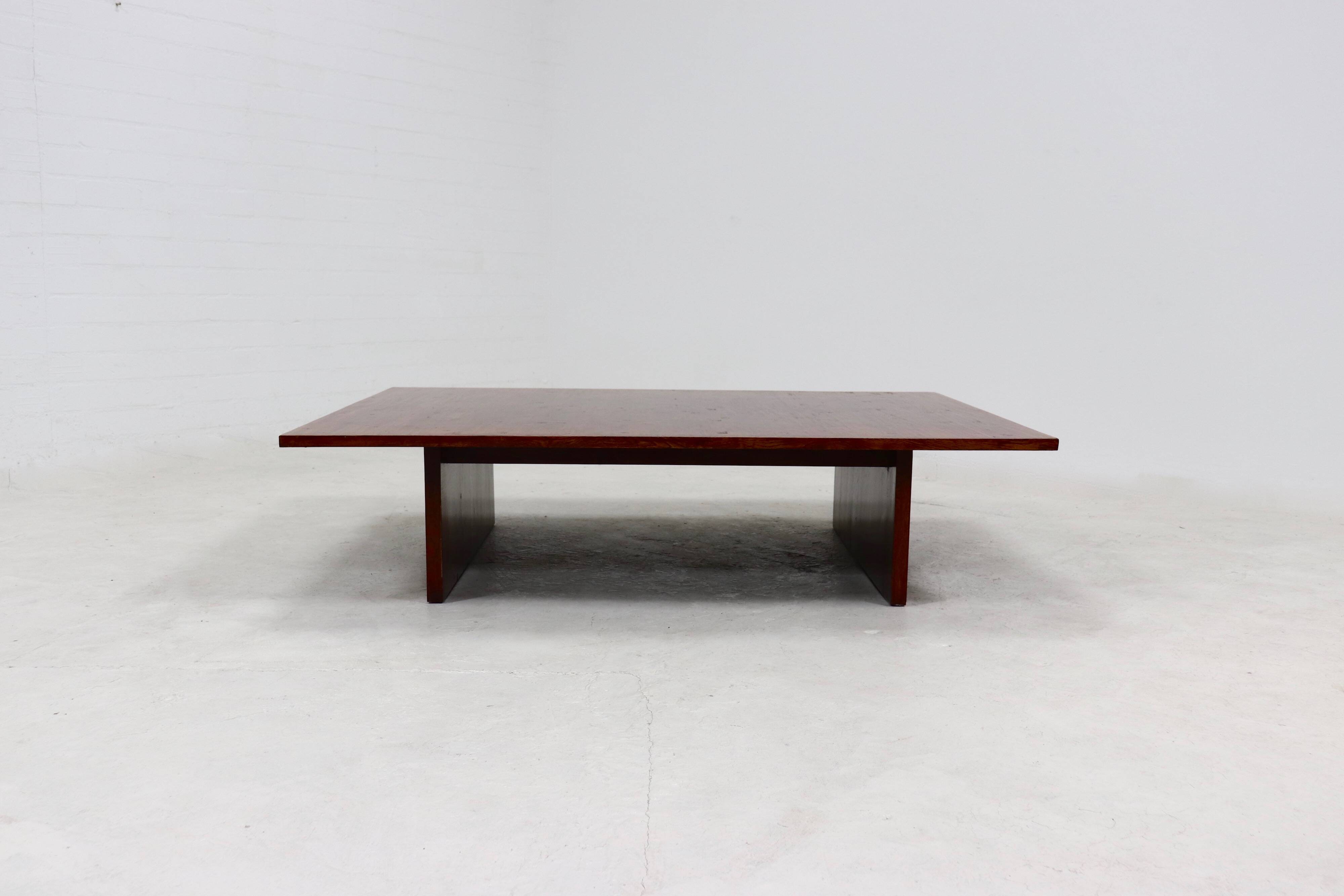Grande table basse en bambou et bois belge des années 1980