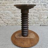 Pedestal table with press screw foot
