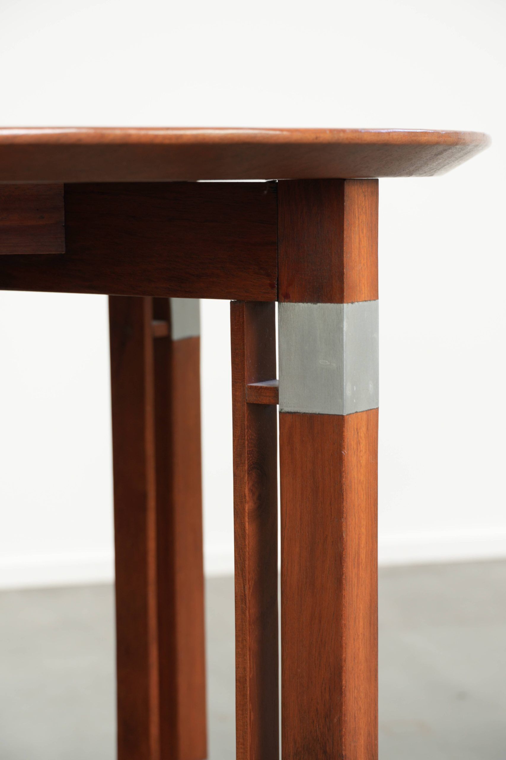 Table d'appoint/café ronde au design Art Déco