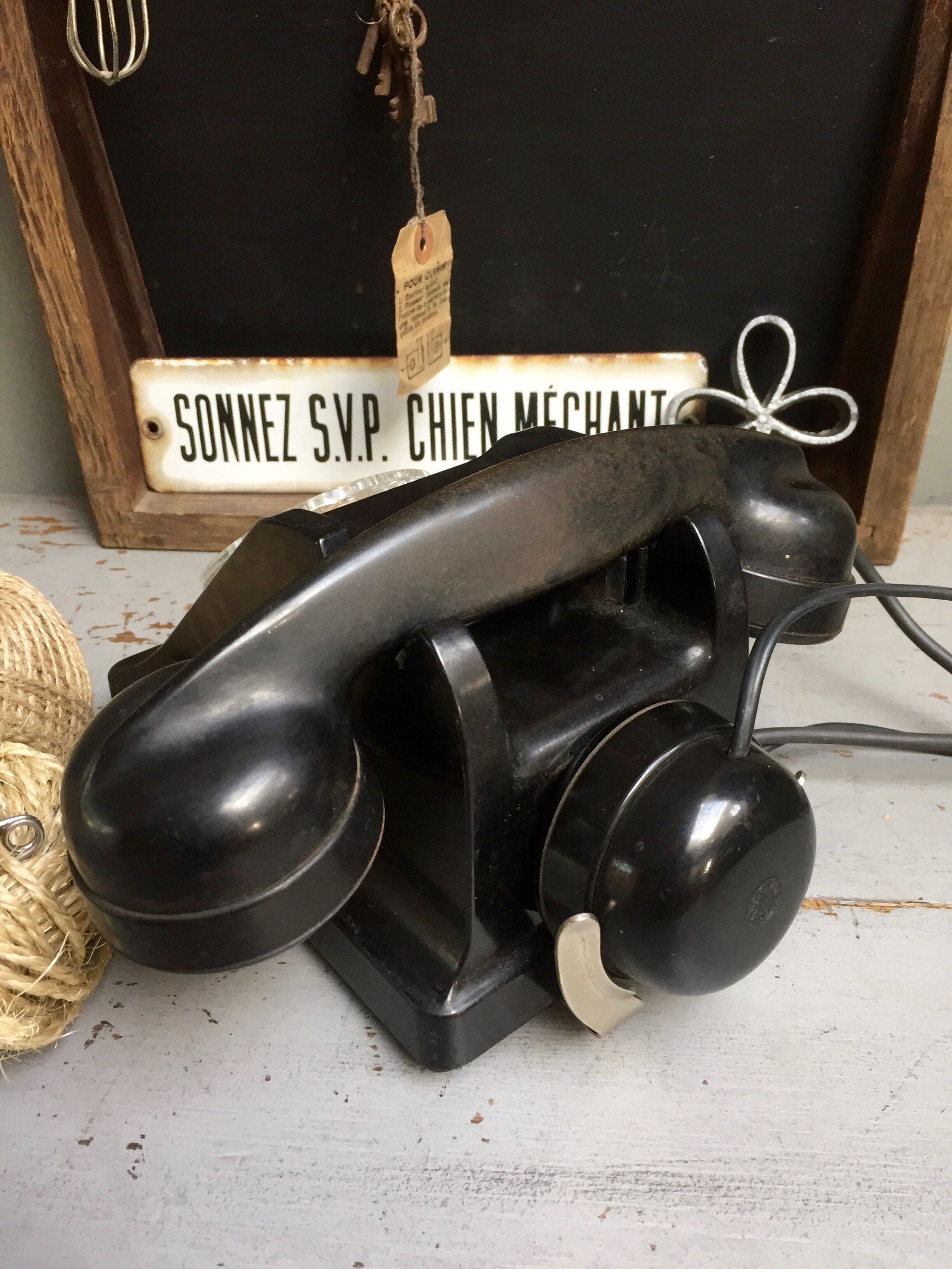 Black bakelite telephone