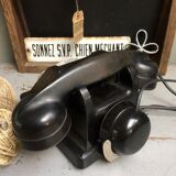 Black bakelite telephone