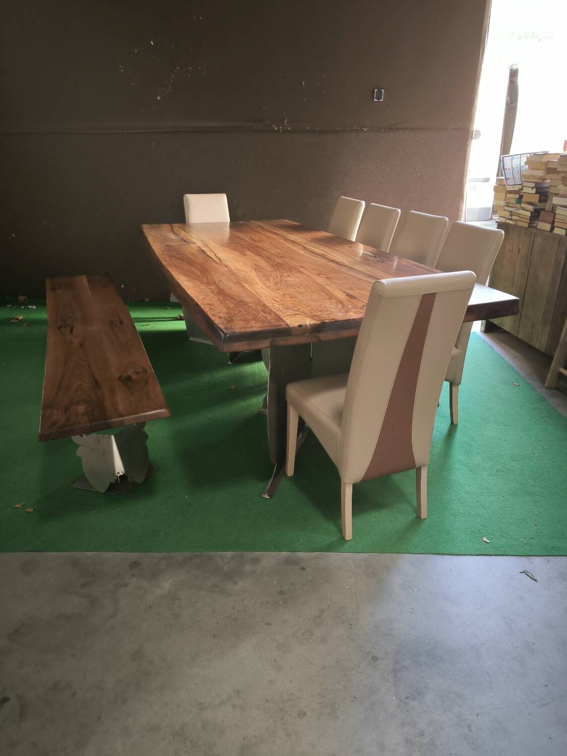 Set of 6 Italian chairs in two-tone leather