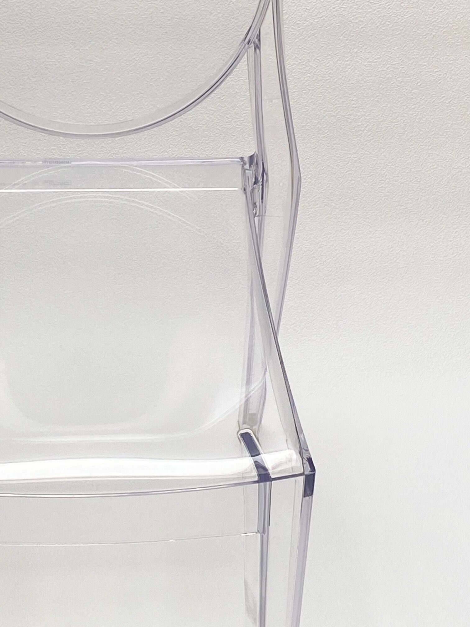 Victoria ghost chair by Philippe Starck 1998