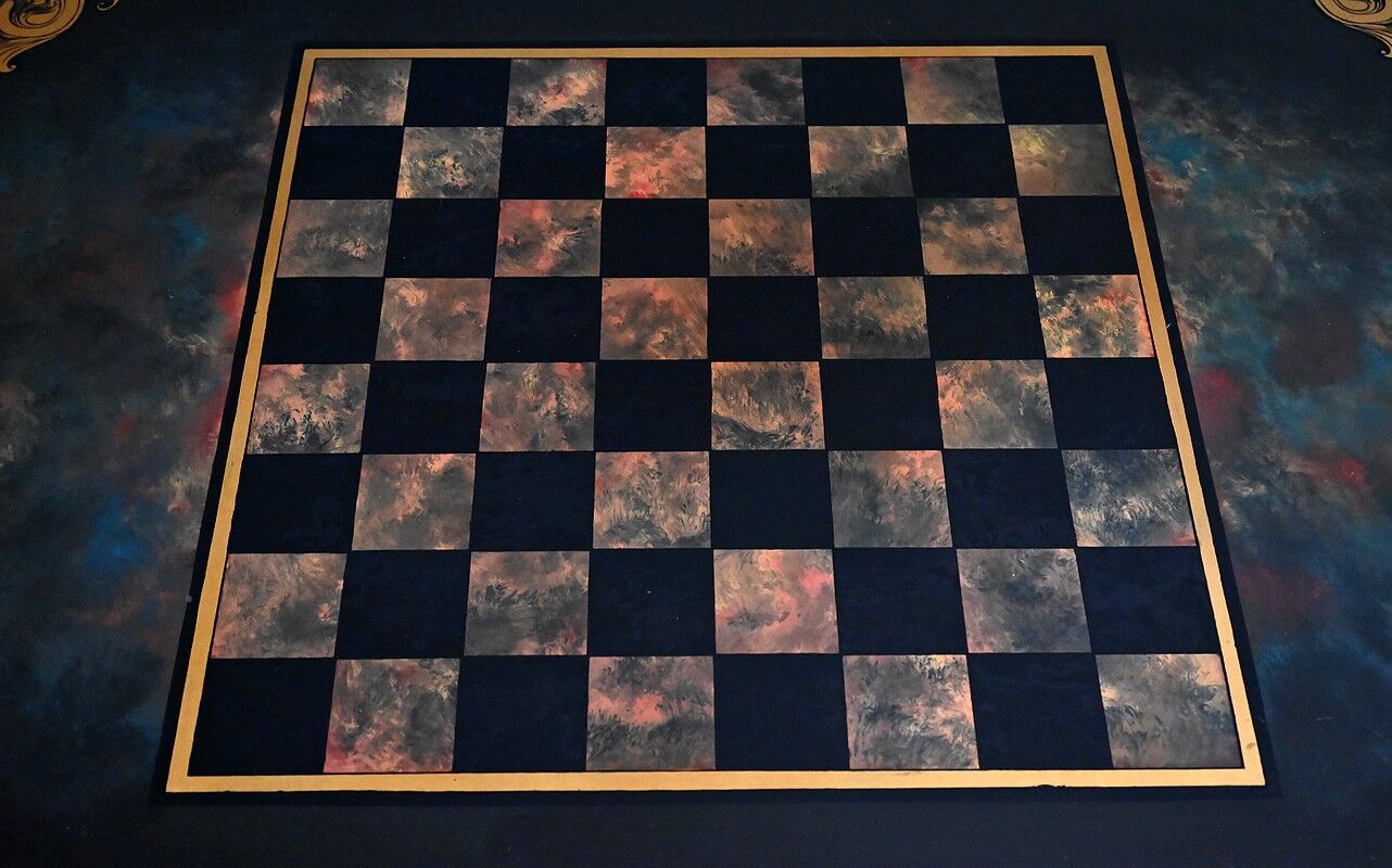 Grande table basse échiquier en acajou, goût Jansen – 2ème partie XXe