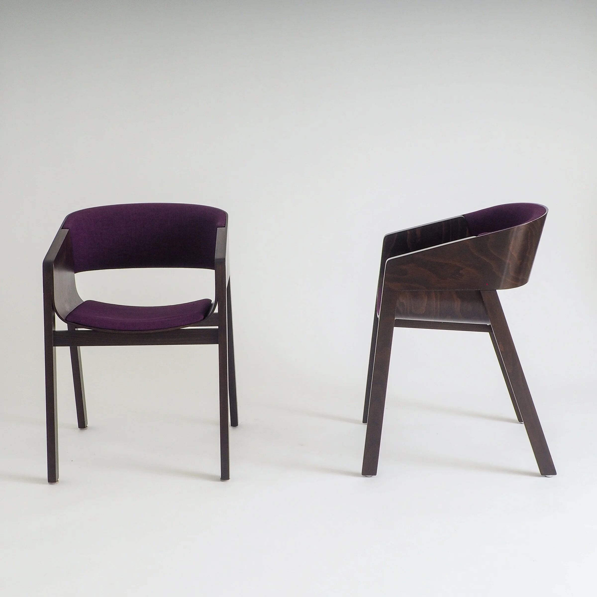 Ensemble de 2 fauteuils magnifiques par TON